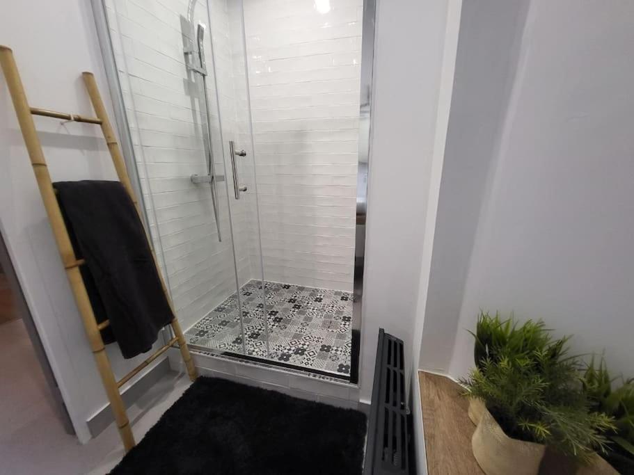 O Bon'Endroit - Appartement Confort - Centre Ville Vienne  Ngoại thất bức ảnh