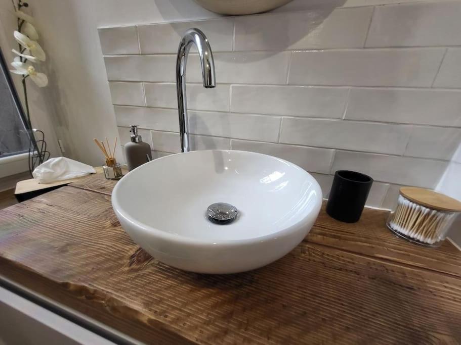 O Bon'Endroit - Appartement Confort - Centre Ville Vienne  Ngoại thất bức ảnh