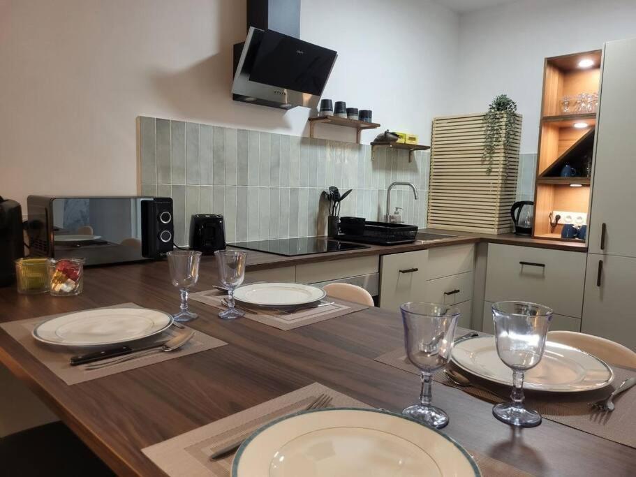 O Bon'Endroit - Appartement Confort - Centre Ville Vienne  Ngoại thất bức ảnh
